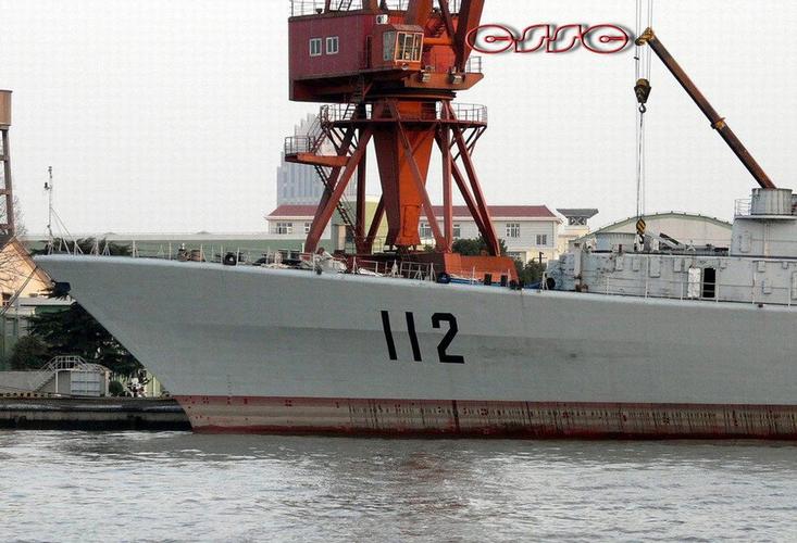 中华第一舰涂装新式舷号让人耳目一新